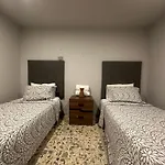 Modern Polanco Stay - Parking- Elevator- Sleeps 10